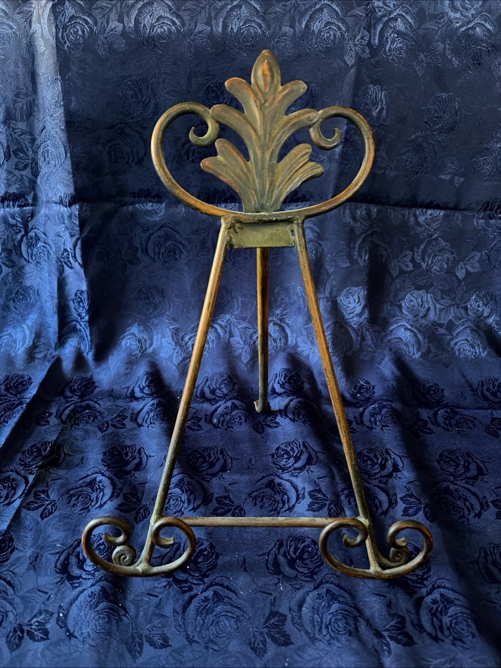 Wrought Iron 13” Easel W/1.5” Holding Thickness Capacity
